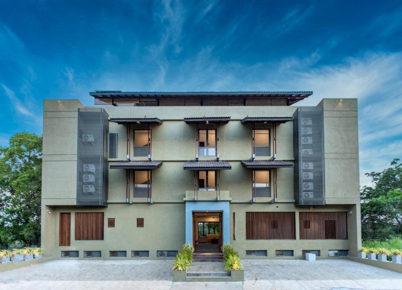 Manthila Hotel Anuradhapura Exterior foto